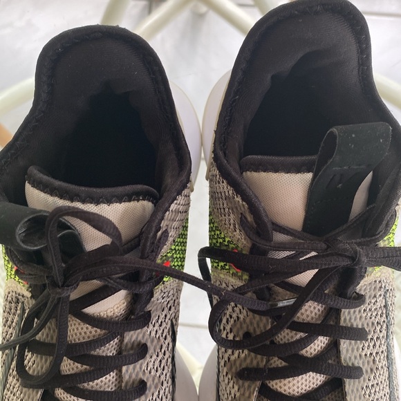 Nike Men’s Lebron Wittness 4 Basketball - Picture 6 of 10